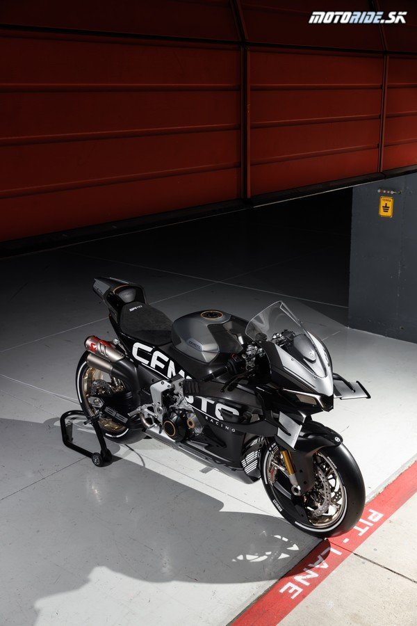 CFMOTO V4 SR-RR PROTOTYPE 14