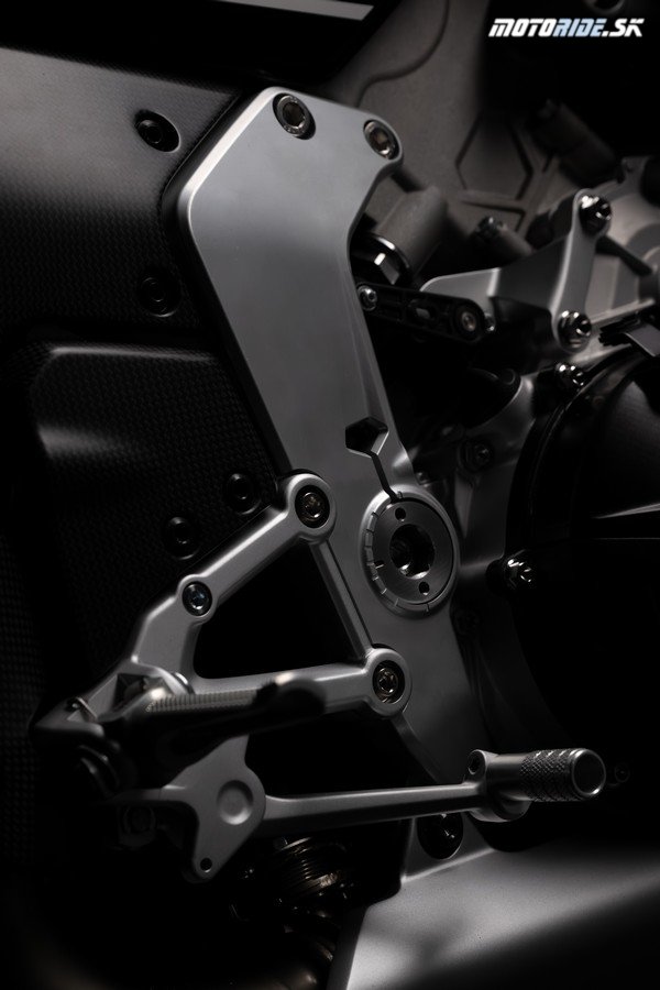 CFMOTO V4 SR-RR PROTOTYPE Detail 16