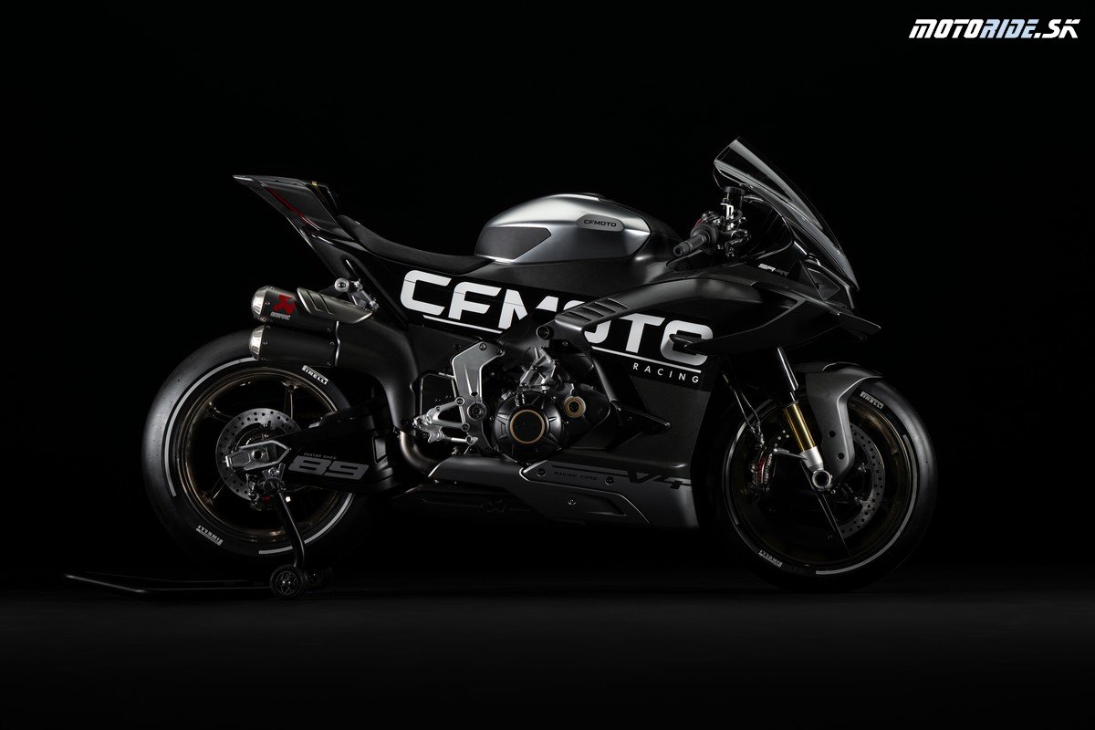 CFMOTO V4 SR-RR PROTOTYPE Studio 1