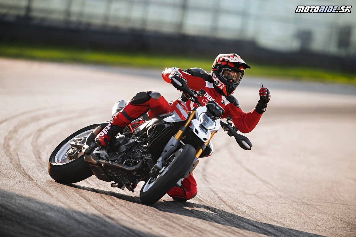 MY26 HYPERMOTARD V2S DYNAMIC  24  UC874076 Mid