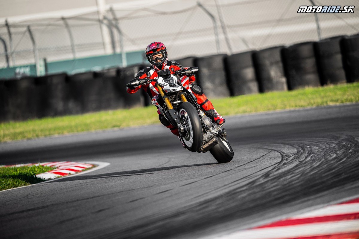 MY26 HYPERMOTARD V2S DYNAMIC  6  UC874033 Mid