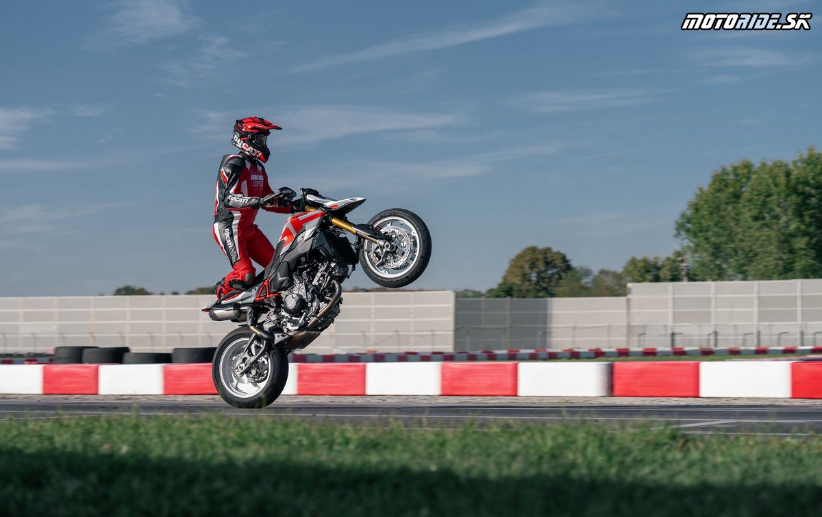 MY26 HYPERMOTARD V2S DYNAMIC 8 1 UC874034 Mid MY26 HYPERMOTARD V2S DYNAMIC 8 1 UC874034 Mid