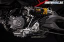MY26 HYPERMOTARD V2 DETAILS 10 UC873931 Mid Galéria
