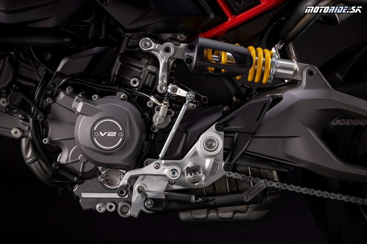 MY26 HYPERMOTARD V2 DETAILS 10 UC873931 Mid MY26 HYPERMOTARD V2 DETAILS 10 UC873931 Mid