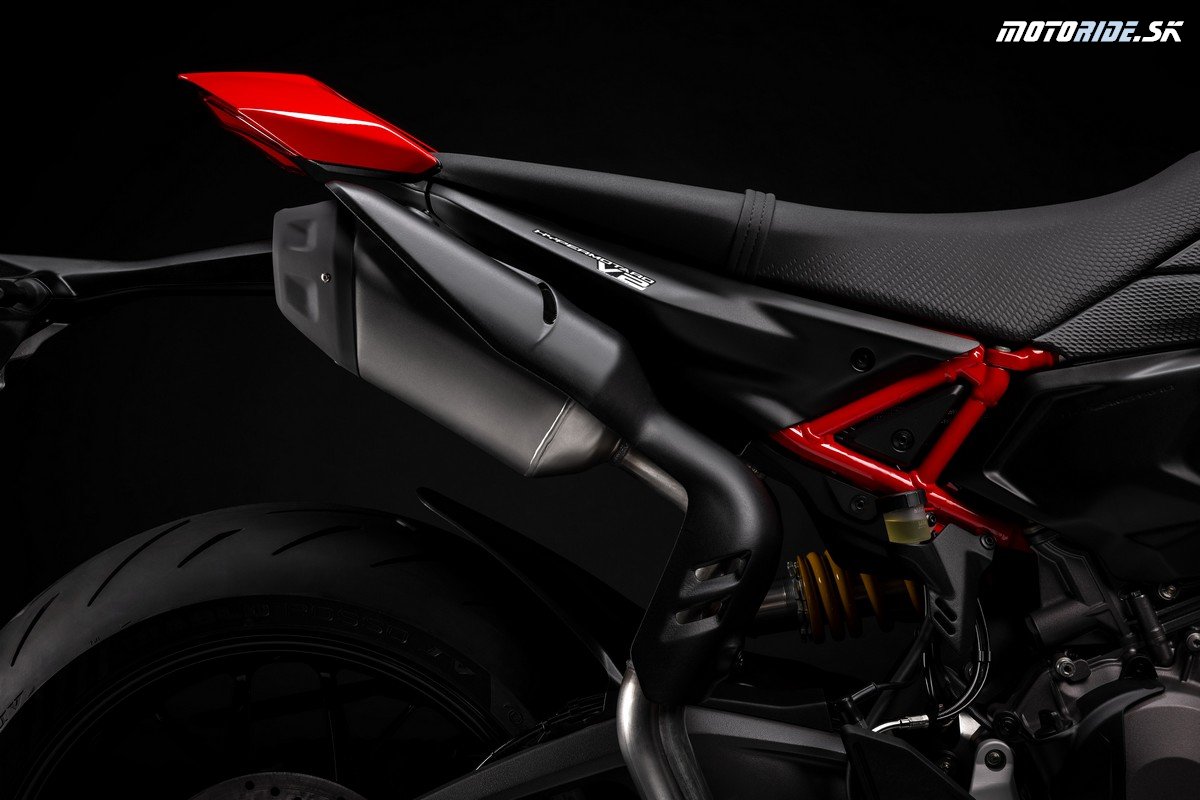 MY26 HYPERMOTARD V2 DETAILS  11  UC873929 Mid