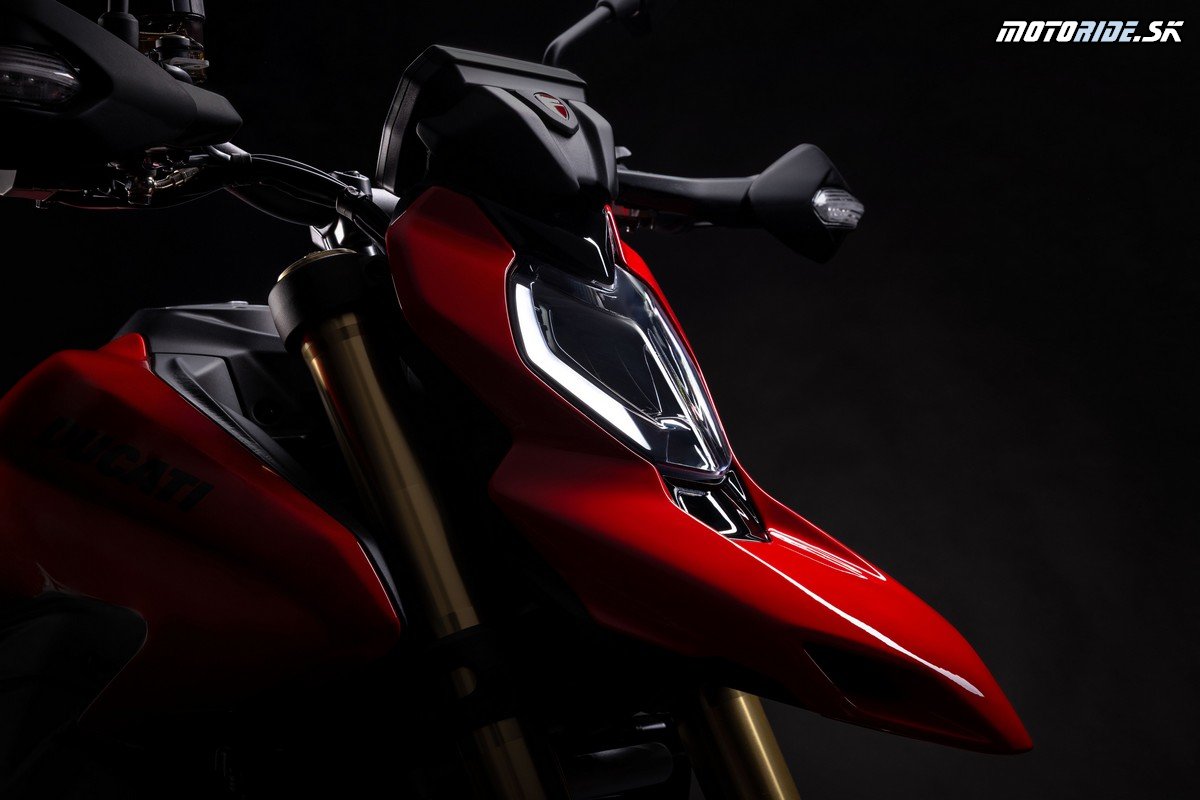 MY26 HYPERMOTARD V2 DETAILS 16 UC873935 Mid MY26 HYPERMOTARD V2 DETAILS 16 UC873935 Mid