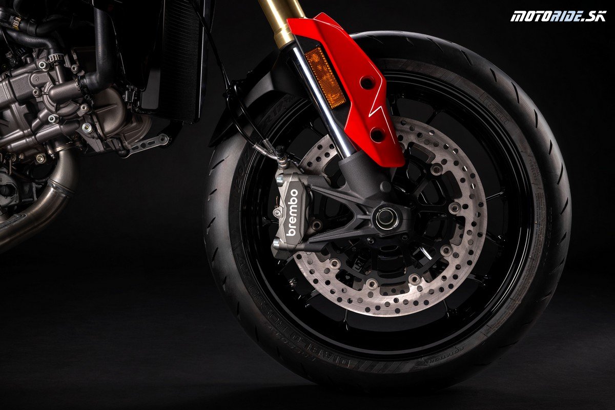 MY26 HYPERMOTARD V2 DETAILS 17 UC873939 Mid MY26 HYPERMOTARD V2 DETAILS 17 UC873939 Mid