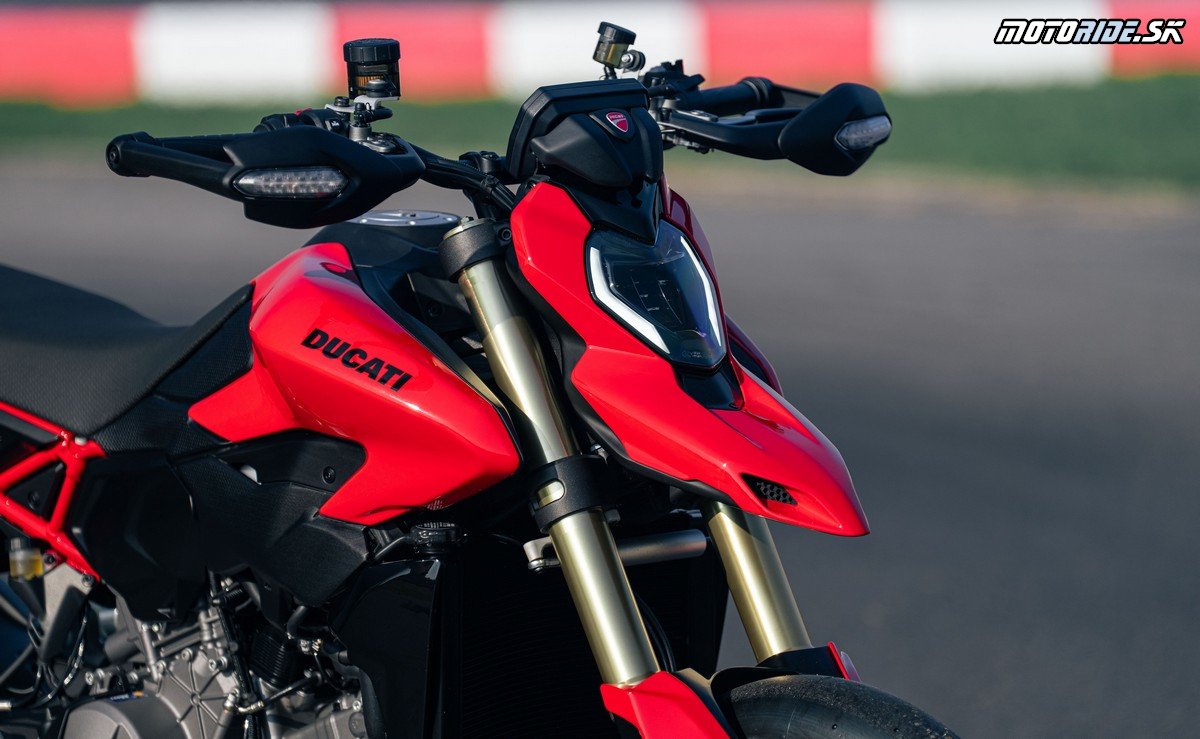 MY26 HYPERMOTARD V2 DETAILS UC873940 Mid