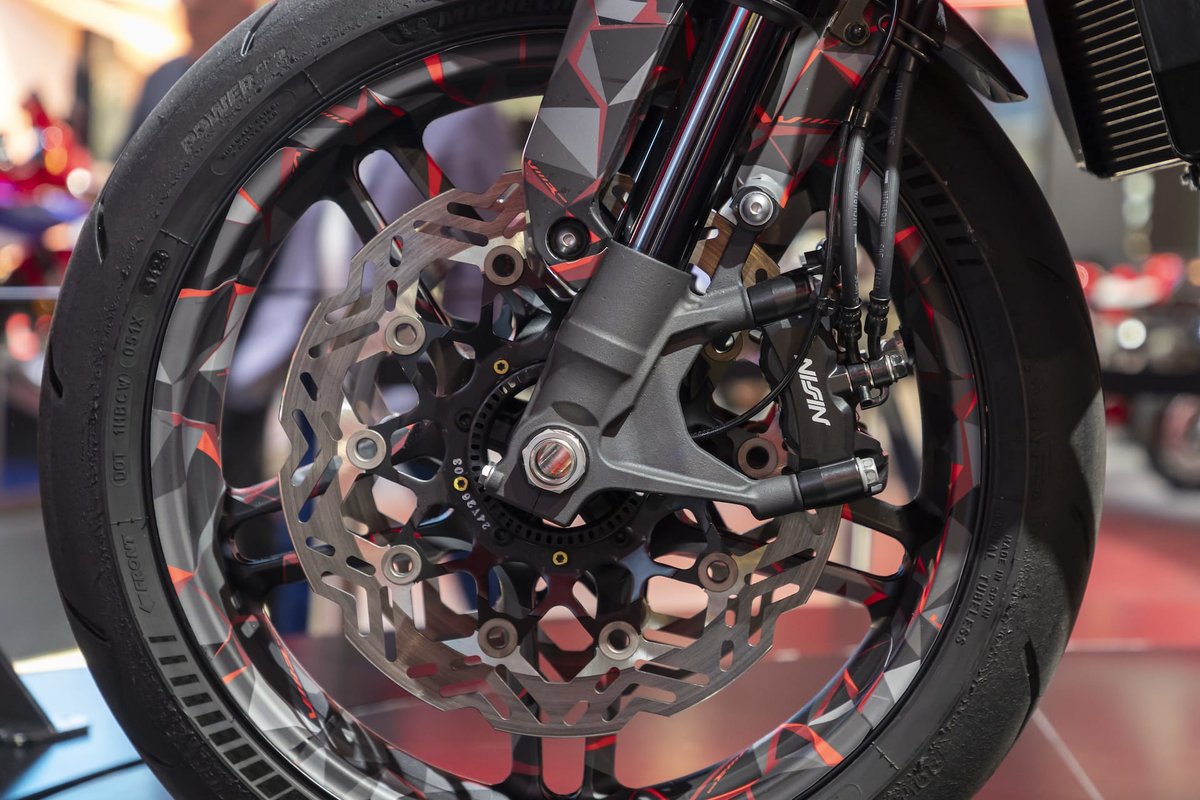 Honda V3R 900 E-Compressor (koncept EICMA 2025) Honda V3R 900 E-Compressor (koncept EICMA 2025)