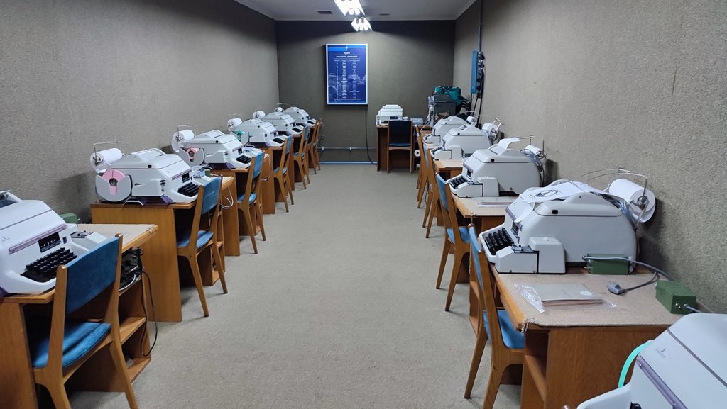 44. Aj keď z podzemia, riadiť krajonu treba