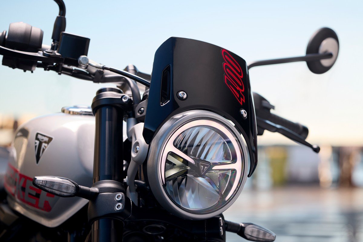 Triumph Tracker 400 2026