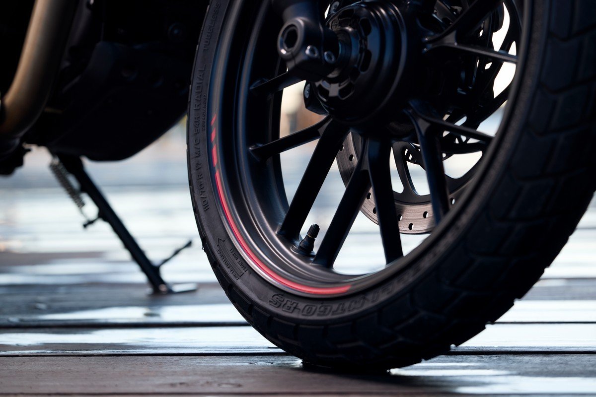 Triumph Tracker 400 2026