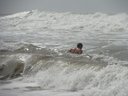 Haro bojuje v vlnami