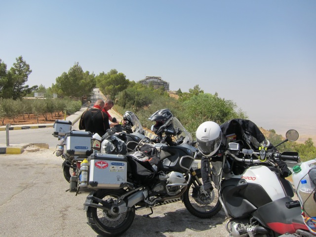 Pred vchodom na Mount Nebo - Jordánsko