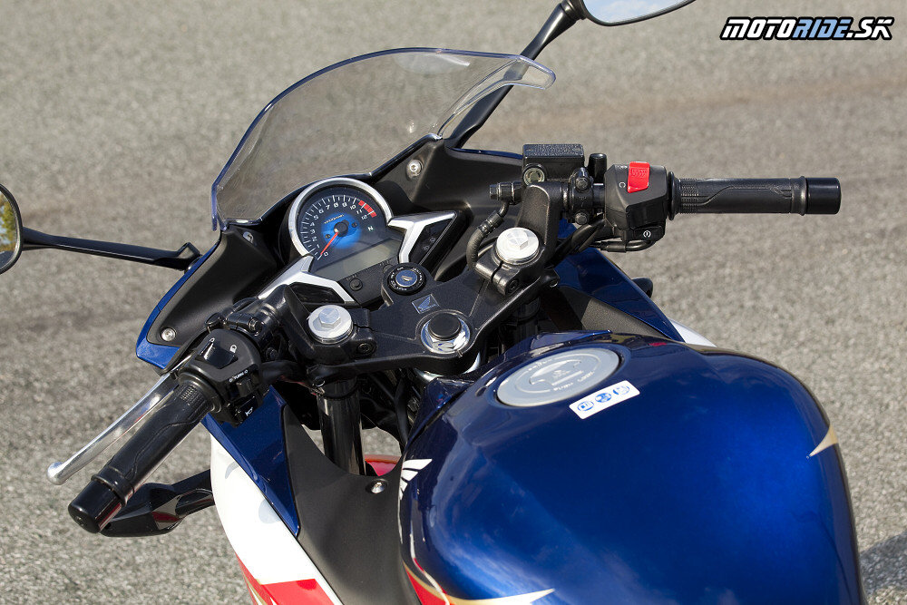 Honda CBR250R 2011