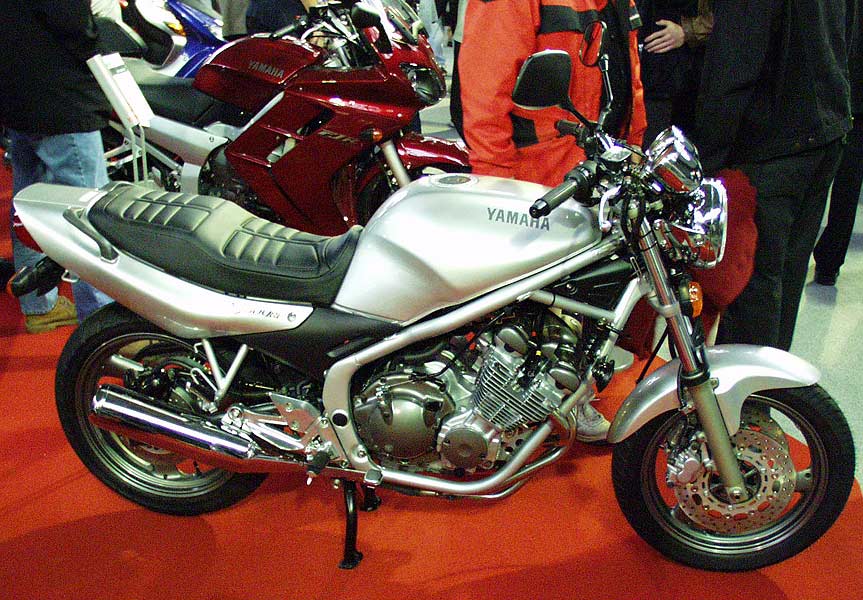 <b>Yamaha XJ 600 N</b> na výstave Motocykl 2002 v Prahe