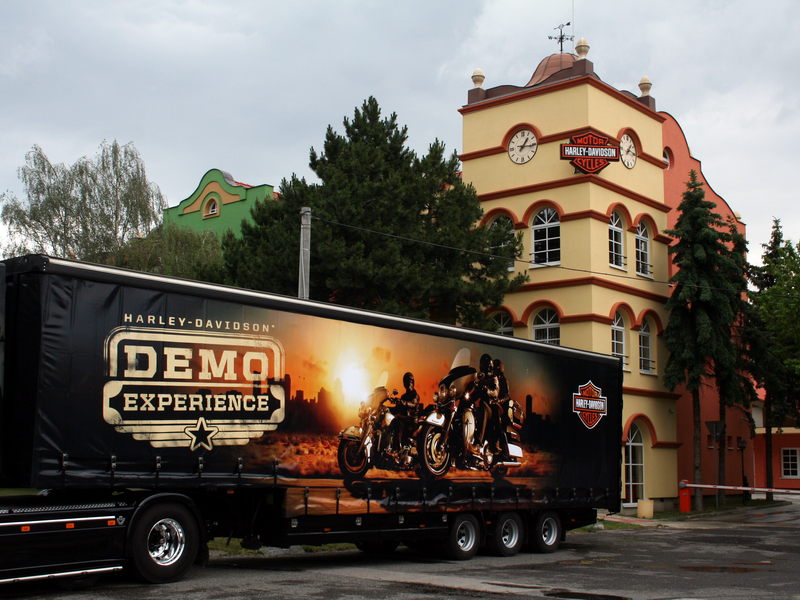 H-D Demo Truck