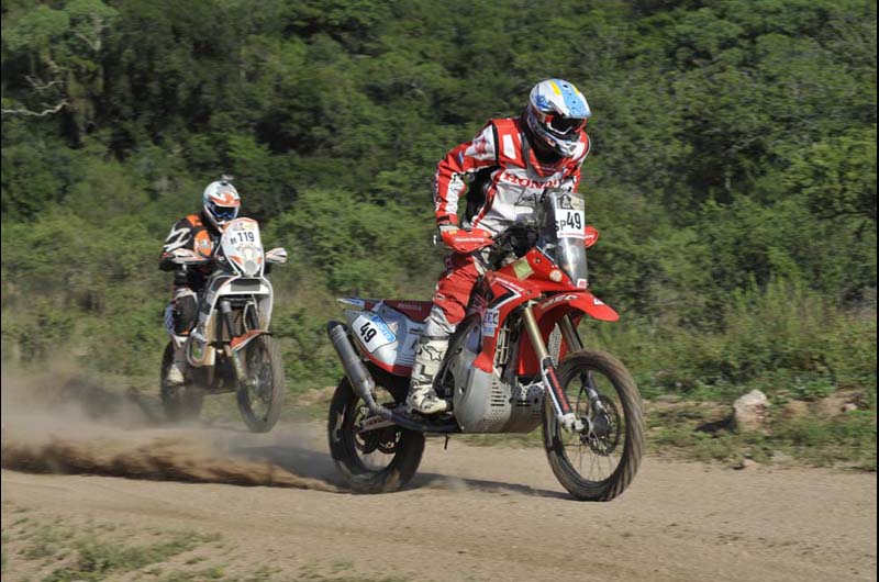 Dakar 2013 – 9. etapa - 49 Pablo RODRÍGUEZ (ARG) - 119 Mikael DESPONTIN (BEL)