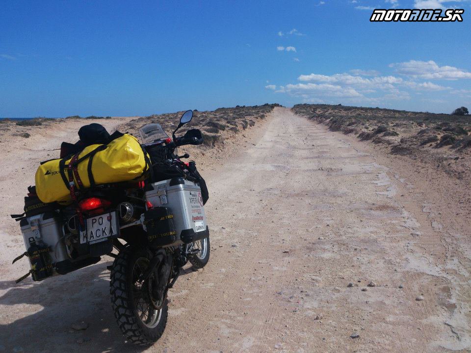 Moto Girl Trip - 01 - Tunis - Prvé kilometre v Afrike 