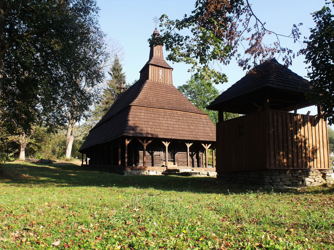 Topoľa - drevený kostolík