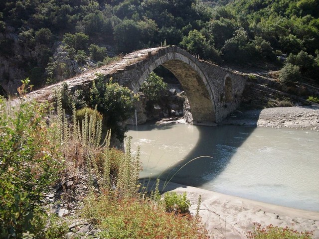 Turecky most pri teplych pramenoch