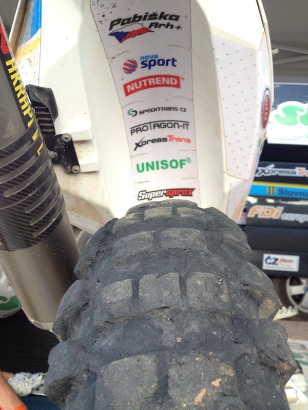 Dakar 2014 - 4. etapa - ako vyzerajú pneumatiky na konci maratónskej etapy