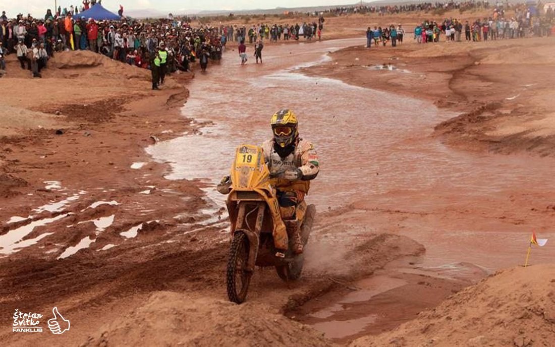 Dakar 2014 – 8. etapa - Števo Svitko dokázal na poškodenom motocykli v plnej rýchlosti odjazdiť dve náročné etapy a za to mu určite patrí palec hore.
