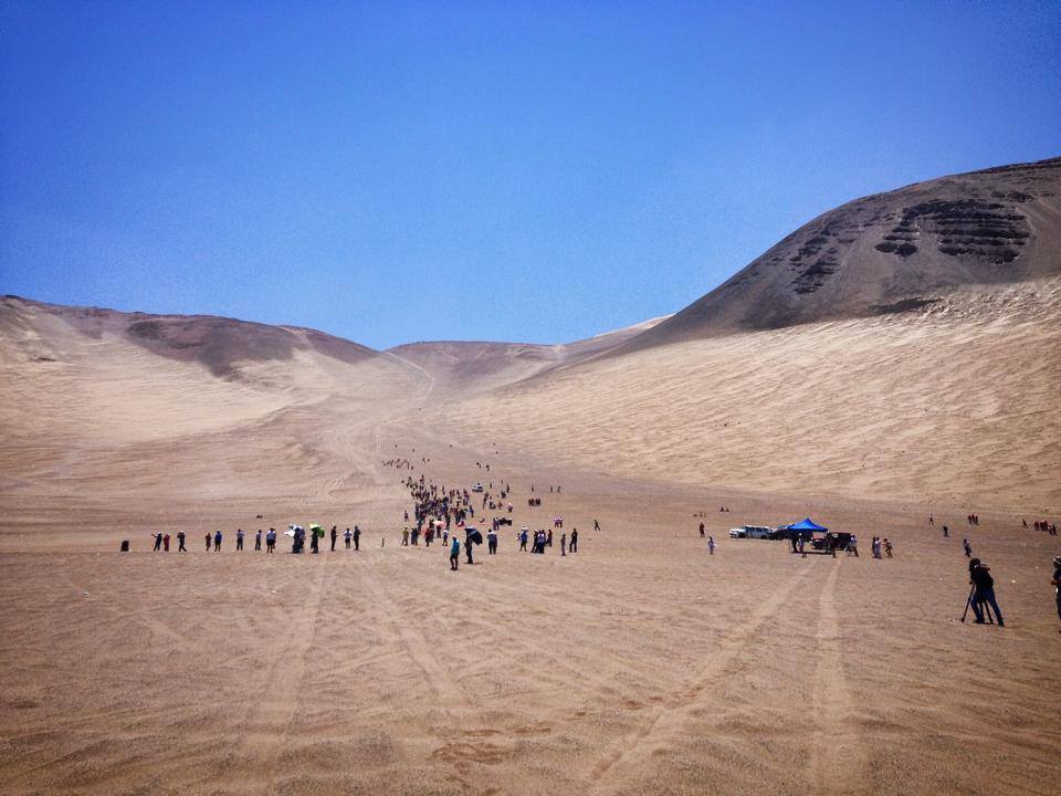 Legendárny 3. kilometrový zjazd piesočnej duny do cieľa 9. etapy. Je tu kopa faúšikov!