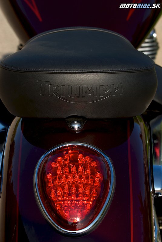 Triumph Thunderbird 1700 Commander