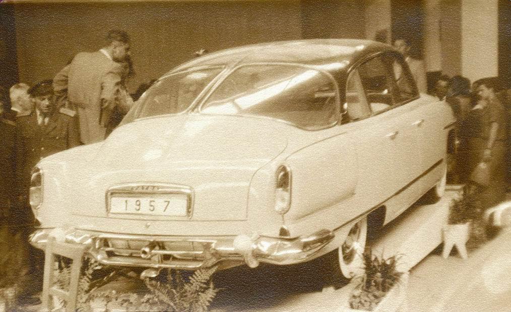 brnenský veltrh Tatra 603 zo zadu