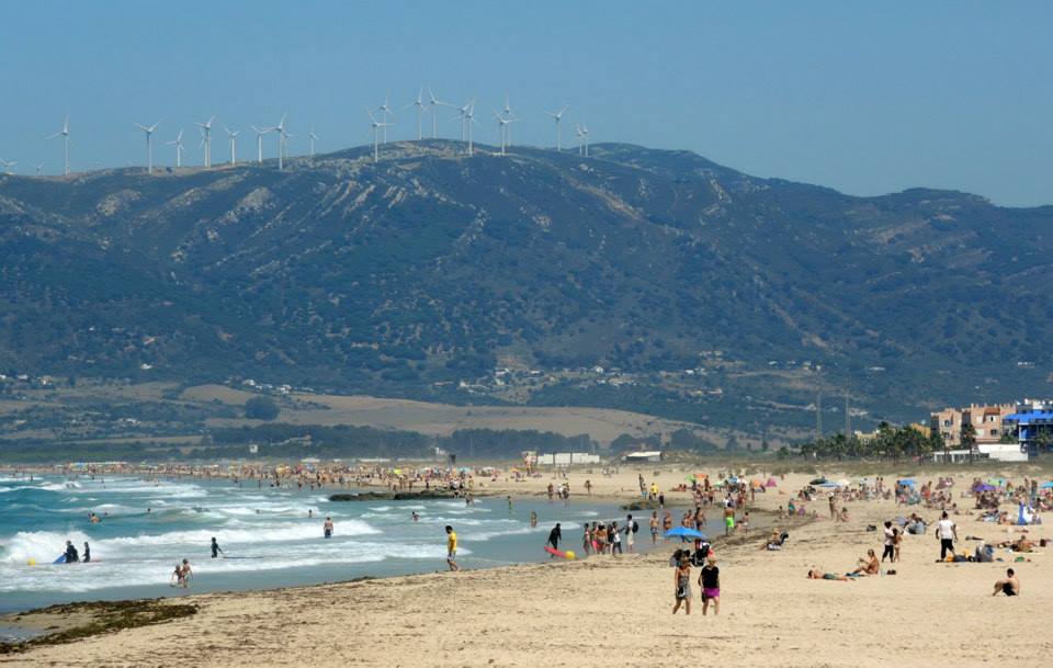 Najjužnejší kút európskej pevniny - pláže a veterné elektrárne. Tarifa, Španielsko