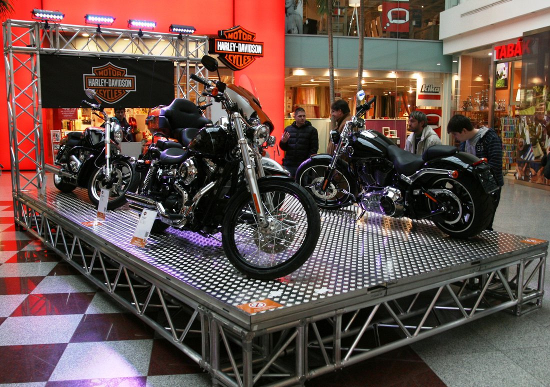 Výstava motocyklov v Bratislavskom OC Central  2015
