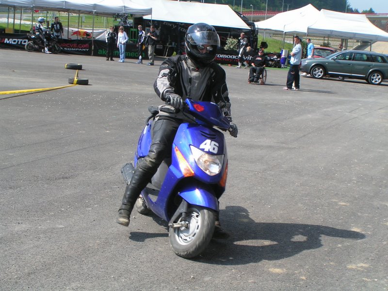 Test Honda SCV 100 Lead po 10 000 km<br />
Scooter Cup, Sverepec, 2006