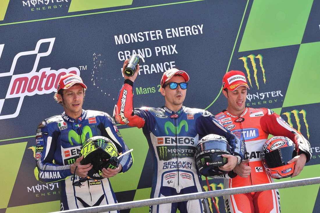 MotoGP 2015 VC Francúzska - Zľava: Valentino Rossi, Jorge Lorenzo, Andrea DOVIZIOSO