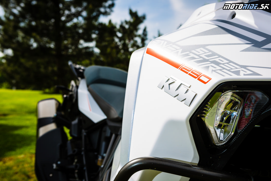 KTM 1290 SuperAdventure 2015 - LED svetlá do zákrut