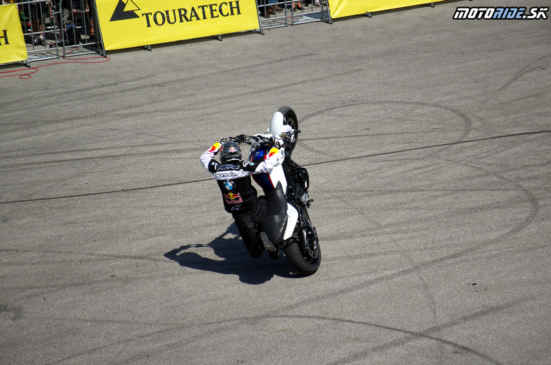 Chris Pfeiffer stunt show - BMW Motorrad Days 2015 - Garmisch-Partenkirchen