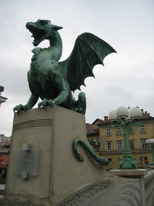 Ešte známejší dráčik v Ljubljane - Zmajski most