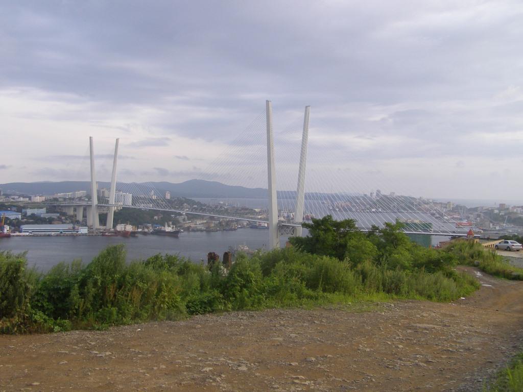 Vladivostok - Most na poloostrov Ruskyj....