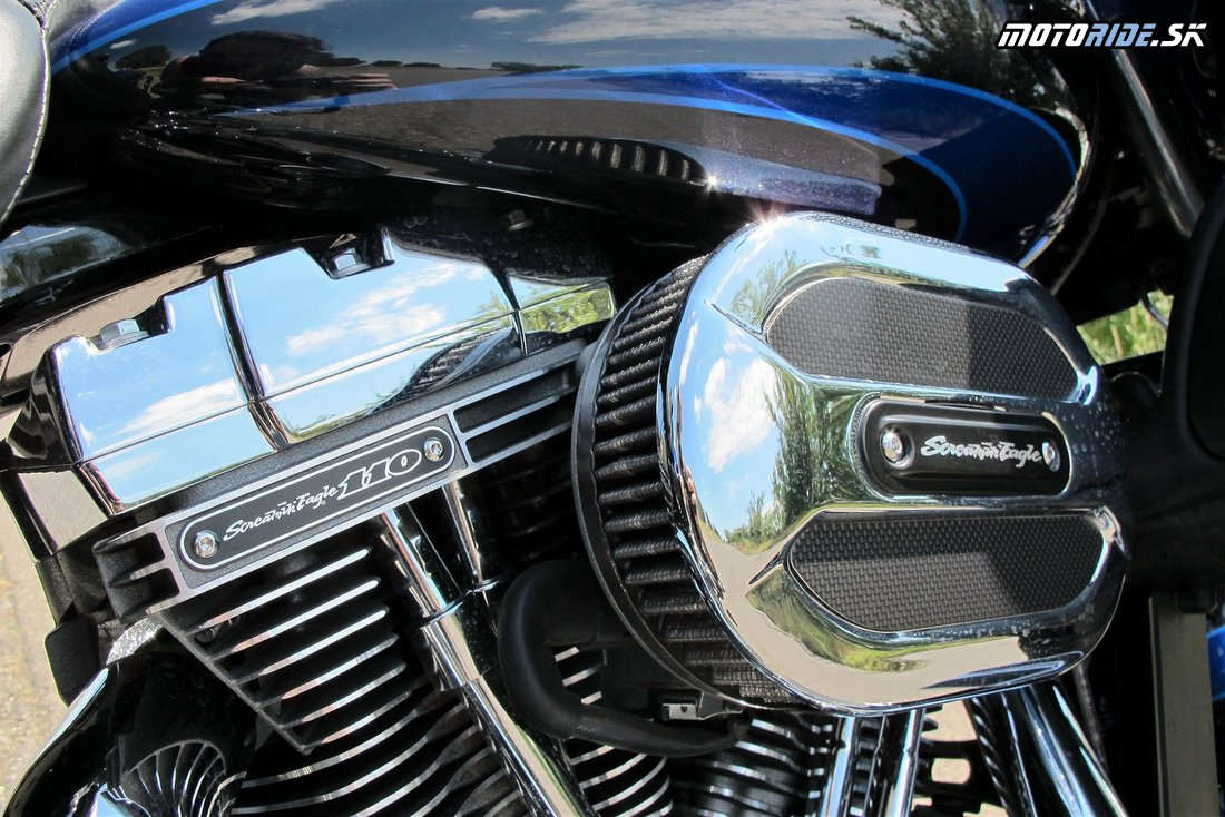 Harley-Davidson FLTRUSE Road Glide Ultra CVO