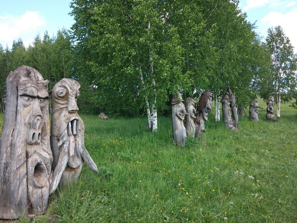 Drevené sochy v Parmajlovo, Rusko - Bod záujmu