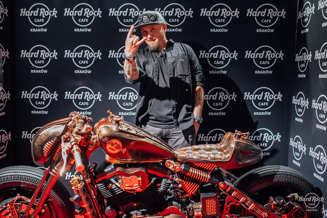 Odhalenie Hard Rock Cafe Racer v Krakove - Stanisęaw Myszkowski - Game Over Cycles boss