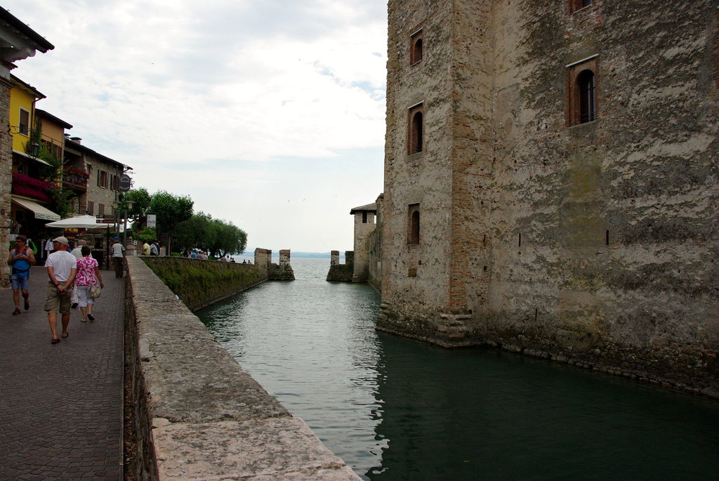 Sirmione, vodný hrad, Taliansko