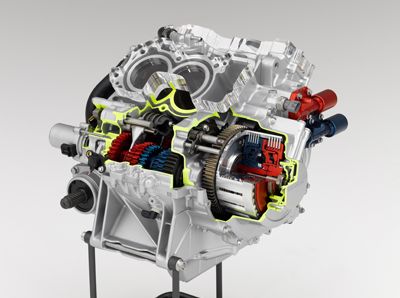  Nový V4 motor s dvojitou spojkou
