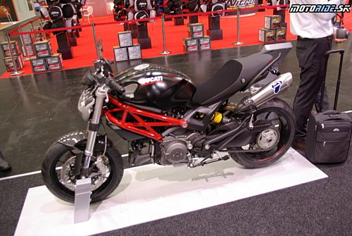  Ducati 696