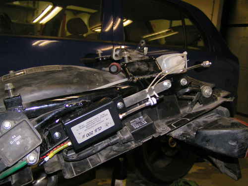  Upevnenie elektroboxu, ventilu hrubého nastavenia a nádoby na olej v podsedlovej časti motocykla