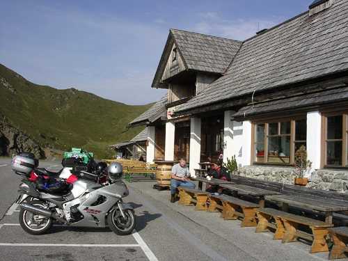  Ranná kávička na Glockenhütte (2024m)