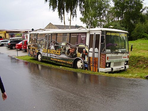  Autobus je dar od Miloša Zemana.