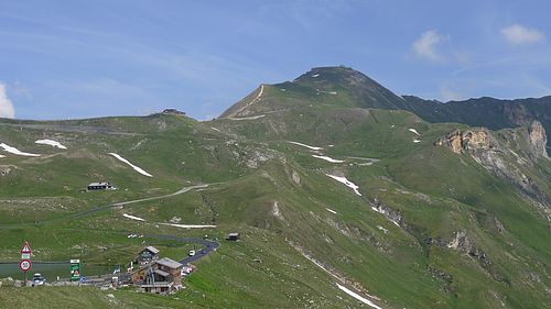 Edelweiss-Spitze (vpravo hore)