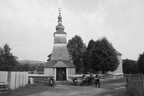 Drevený kostolík Ladomirová.