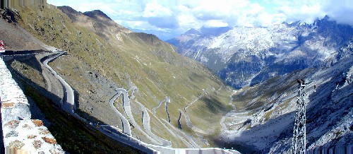  foto21. Stelvio (2758m) Pohľad na sever. Chcelo by to kameru.